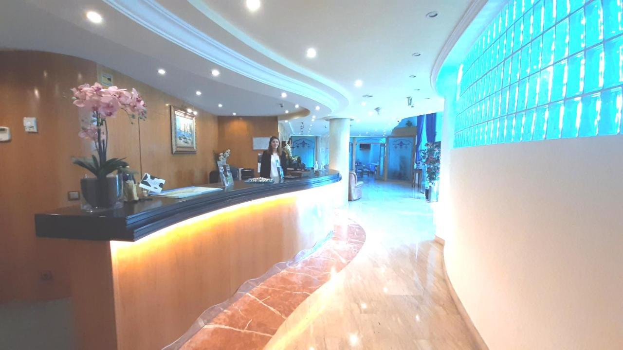 Hotel Nueva Plaza Maliano Ngoại thất bức ảnh