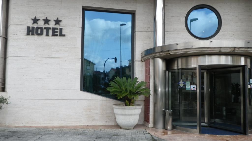 Hotel Nueva Plaza Maliano Ngoại thất bức ảnh